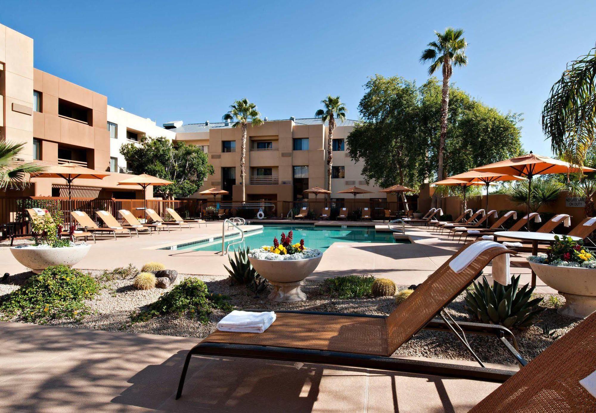 Courtyard Scottsdale North Hotell Exteriör bild