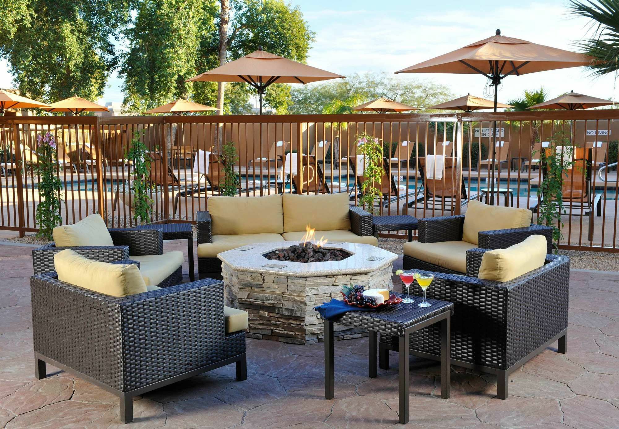 Courtyard Scottsdale North Hotell Exteriör bild